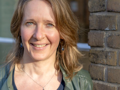 Thekla - Lichaamsgericht therapeut op basis van de Polyvagaal Theorie en ACT, Traumatherapie en Relatietherapeut