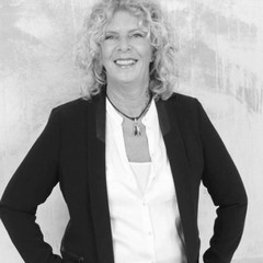 Erica - Psychosociale Lichaamsgerichte-, Psychotherapeutische- en Complementaire therapiebehandelingen, EMDR/IEMT, Trauma's, Angsten, PTSS, Fobieën, Cognitieve Gedragstherapie, Relatietherapie, Kindertherapie, Bikkeltrainer, Mediation, Coaching, etc