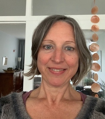Astrid - psycho-sociaaltherapeut, registertherapeut BCZ®, EMDRtherapeut, ACTtherapeut, mindfulnesstherapeut, therapeut oplossingsgerichte cognitieve therapie, leraar pedagogiek/andragogiek en yoga