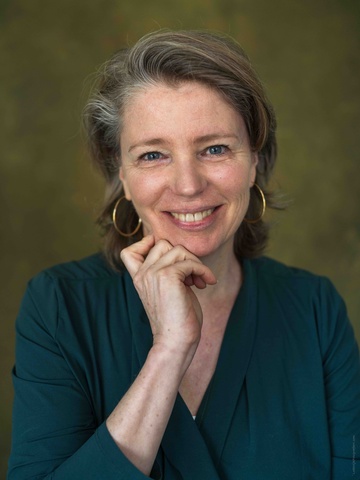 Caroline - Lichaamgerichte psychotherapie en traumatherapie, Coaching, Mindfulness en compassie trainer, loopbaanbegeleider